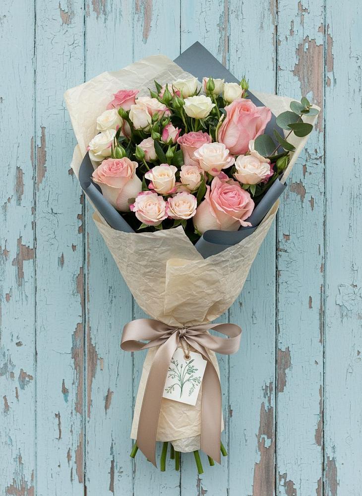 Букет цветов из: Розы в Вулканном