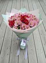 Букет цветов из:  Альстромерии в Вулканном