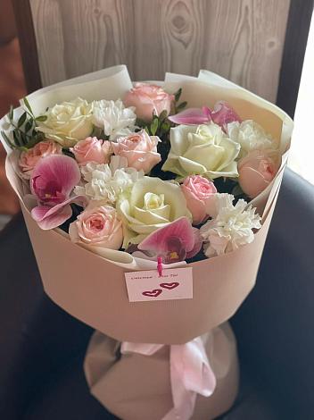 Букет цветов из: Орхидеи, Розы и Гвоздики в Вулканном