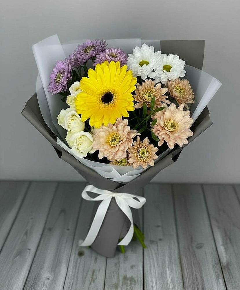 Букет цветов из: Розы, Герберы и Хризантемы в Вулканном
