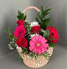 Цветочная композиция из Розы, Хризантемы и Герберы в корзине #REPLACE_PRED# Вулканном