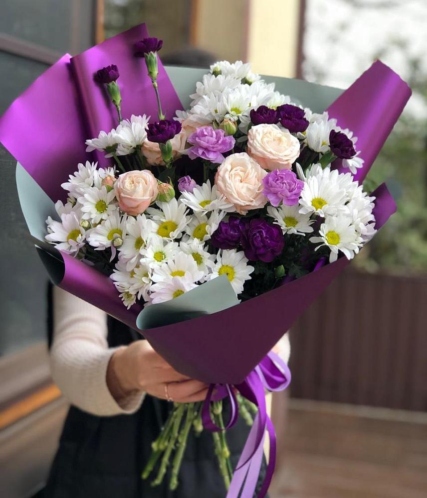 Букет цветов из: Хризантемы, Гвоздики и Розы в Вулканном