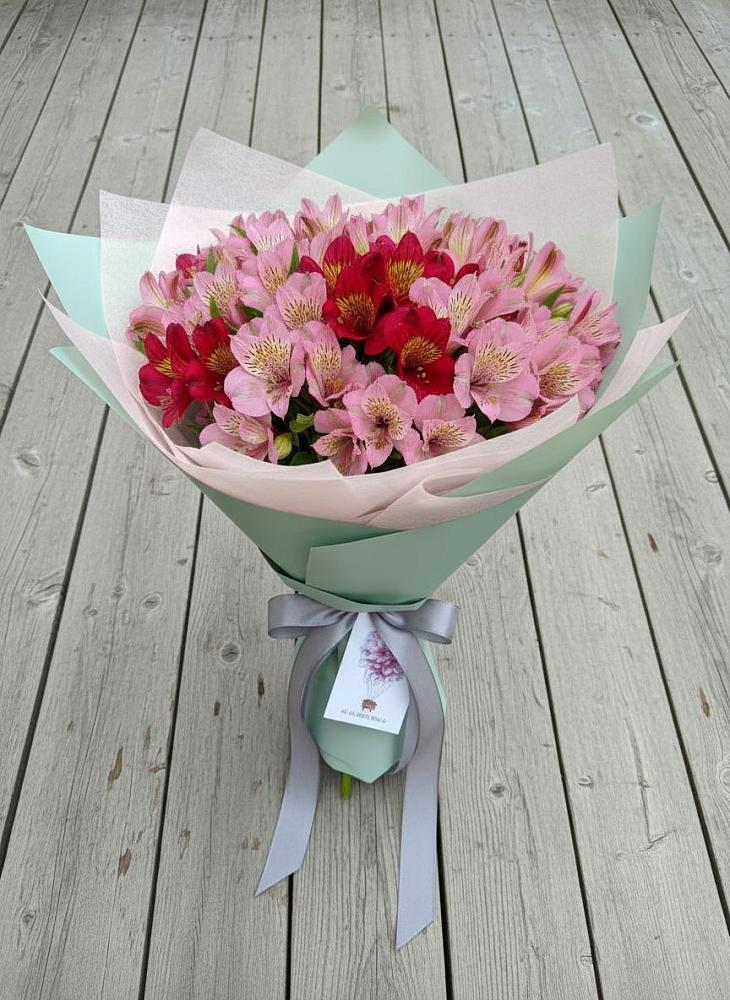 Букет цветов из: Альстромерии в Вулканном