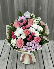 Букет цветов из:  Альстромерии, Гвоздики, Розы и Хризантемы в Вулканном