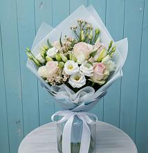 Букет цветов из:  Розы и Лизиантусы в Вулканном