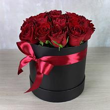 Цветочная композиция из Розы в шляпной коробке в Вулканном