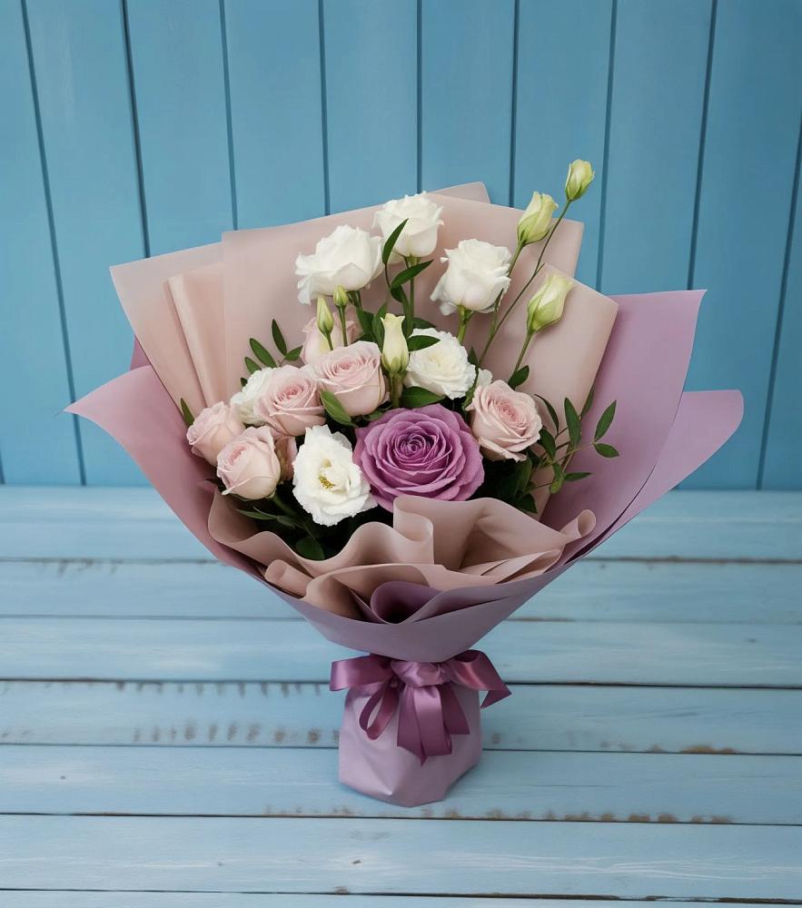 Букет цветов из: Розы и Лизиантусы в Вулканном